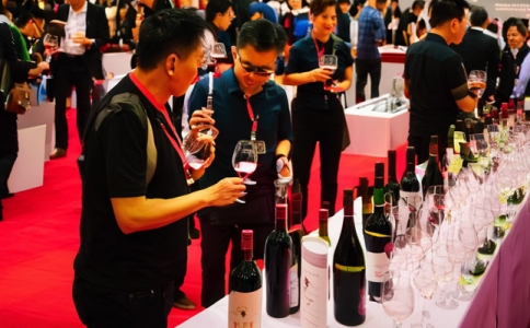 市中新項(xiàng)目管理局與重慶保稅港區(qū)對接工作